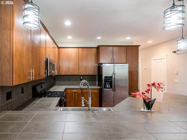 4943 Se LUCAS Ct, Milwaukie, OR 97267