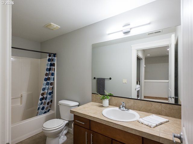 4943 Se LUCAS Ct, Milwaukie, OR 97267