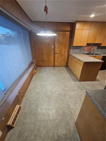 1107 S 2nd Street, Leavenworth, KS 66048