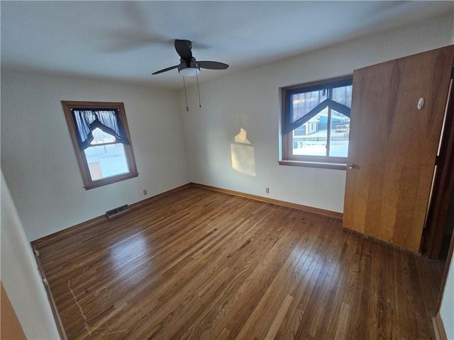 1107 S 2nd Street, Leavenworth, KS 66048