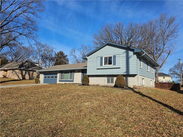 1107 S 2nd Street, Leavenworth, KS 66048