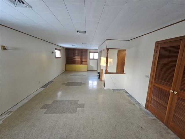 1107 S 2nd Street, Leavenworth, KS 66048