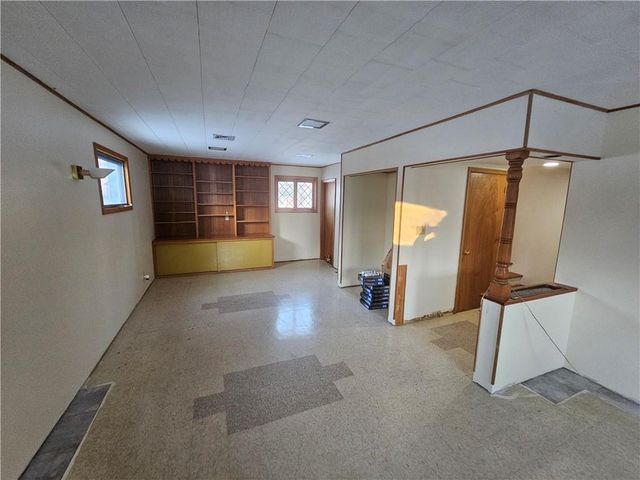 1107 S 2nd Street, Leavenworth, KS 66048