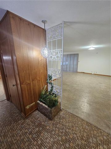 1107 S 2nd Street, Leavenworth, KS 66048