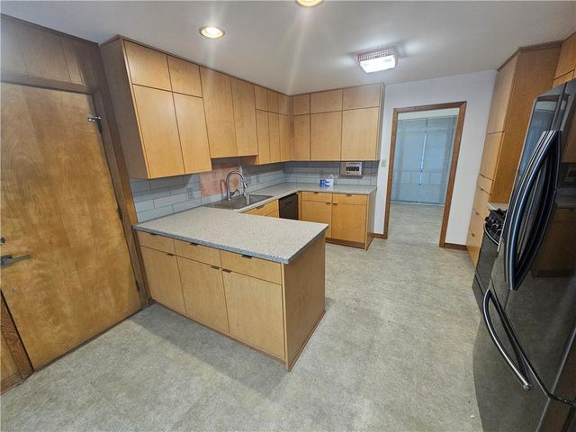 1107 S 2nd Street, Leavenworth, KS 66048