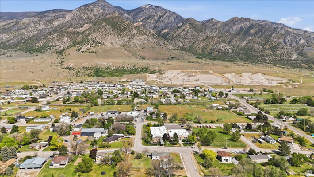 Image 37 of property listing at 6985 N 2550 W, Honeyville, UT 84314