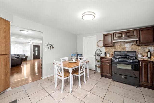 7030 W 84th Street, Burbank, IL 60459