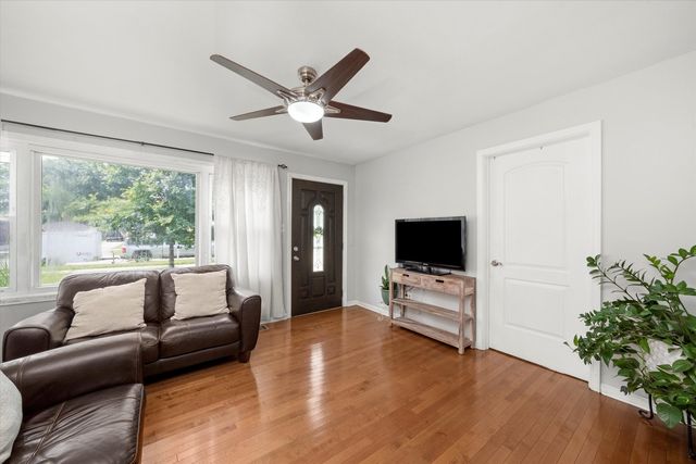 7030 W 84th Street, Burbank, IL 60459