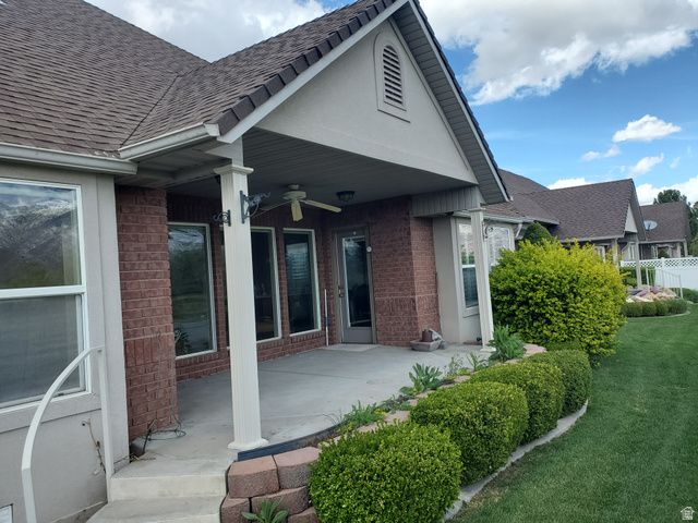 5586 S 250 E, Washington Terrace, UT 84405