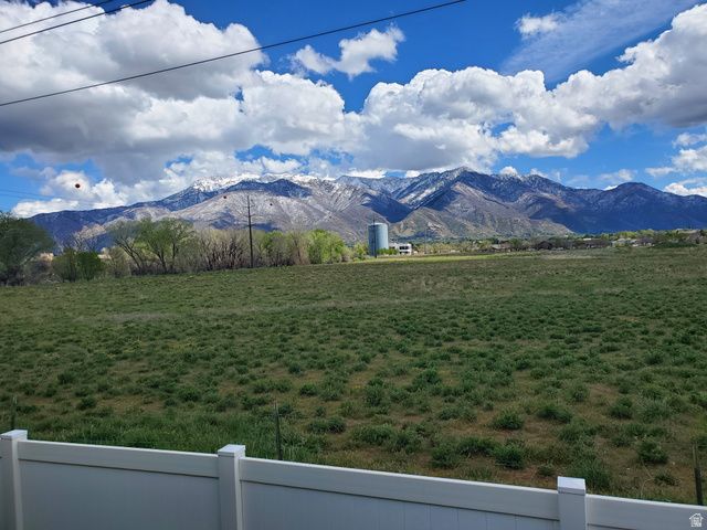 5586 S 250 E, Washington Terrace, UT 84405
