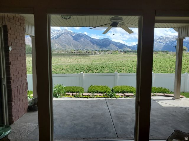 5586 S 250 E, Washington Terrace, UT 84405