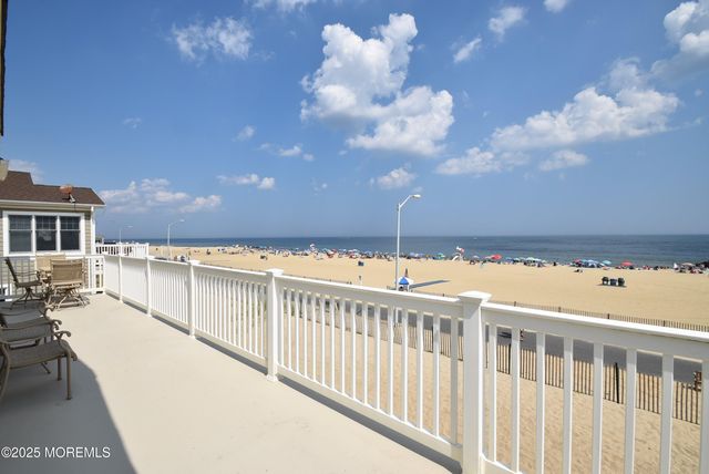 233 Beachfront 3, Manasquan, NJ 08736