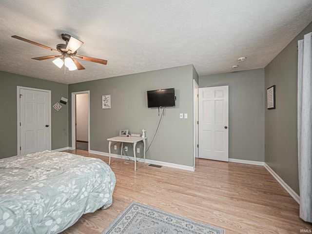 6424 Highcroft Drive, Evansville, IN 47715