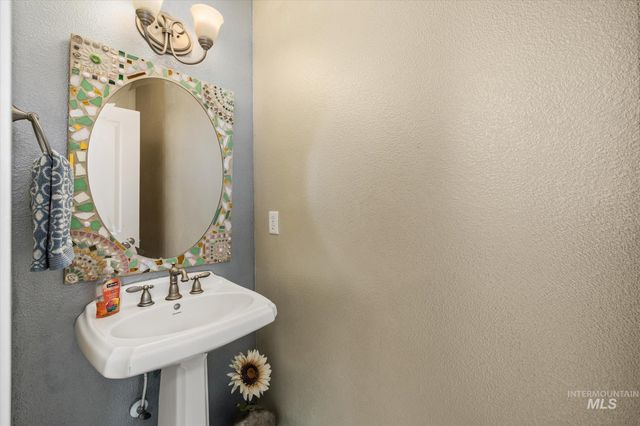 2551 W Breneman St, Boise, ID 83702