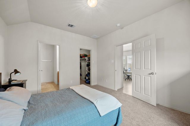 621 Amber LN, Jarrell, TX 76537