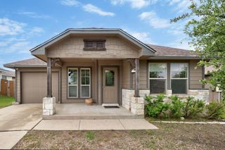 621 Amber LN, Jarrell, TX 76537