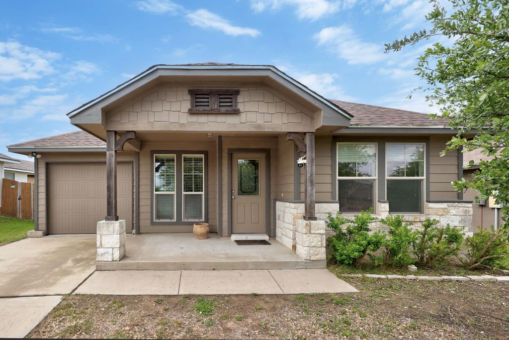 621 Amber LN, Jarrell, TX 76537
