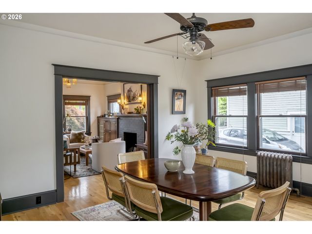 7027 N MOORE Ave, Portland, OR 97217