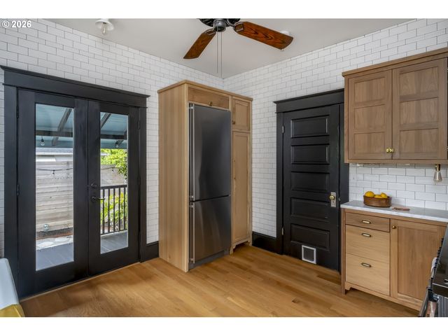 7027 N MOORE Ave, Portland, OR 97217
