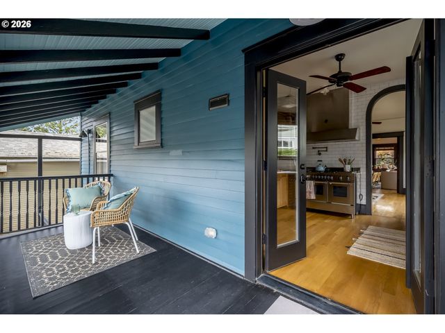 7027 N MOORE Ave, Portland, OR 97217