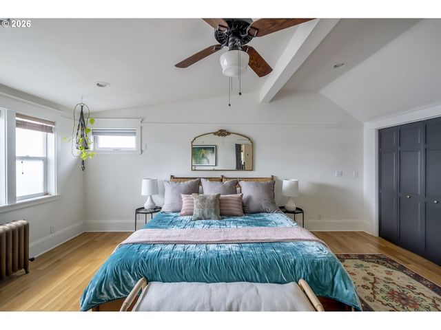 7027 N MOORE Ave, Portland, OR 97217