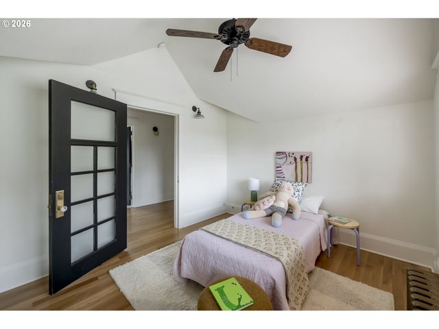 7027 N MOORE Ave, Portland, OR 97217