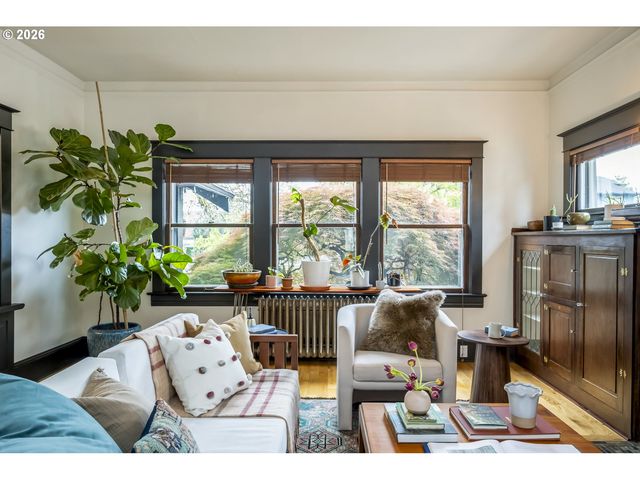 7027 N MOORE Ave, Portland, OR 97217