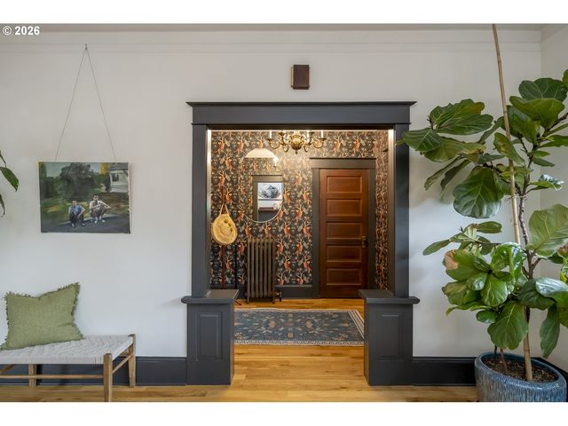 7027 N MOORE Ave, Portland, OR 97217