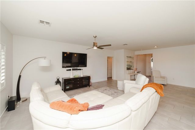 6250 S Vista Laguna Drive, Fort Mohave, AZ 86426