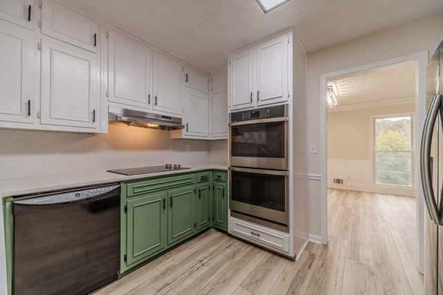 380 Cardigan SW Circle, Lilburn, GA 30047