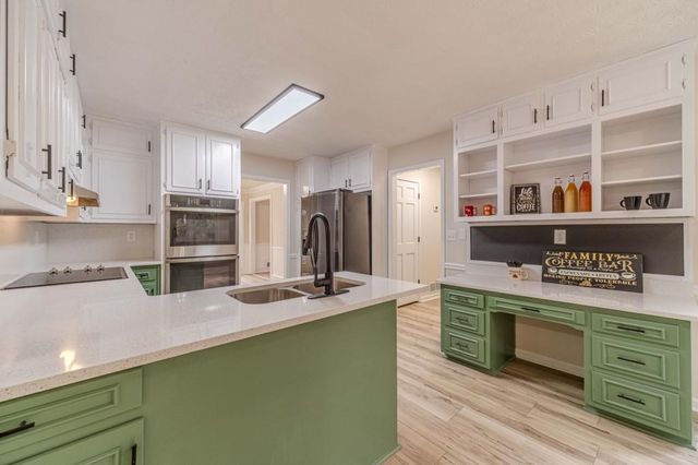 380 Cardigan SW Circle, Lilburn, GA 30047