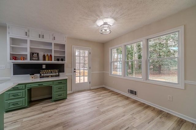 380 Cardigan SW Circle, Lilburn, GA 30047