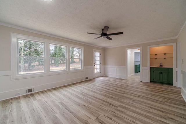 380 Cardigan SW Circle, Lilburn, GA 30047