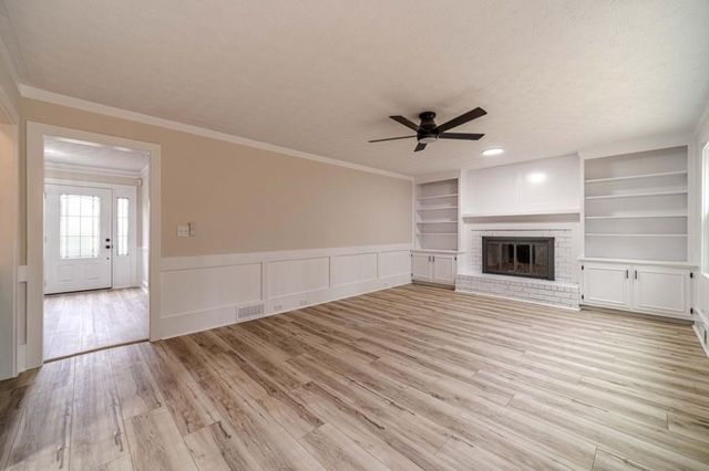 380 Cardigan SW Circle, Lilburn, GA 30047