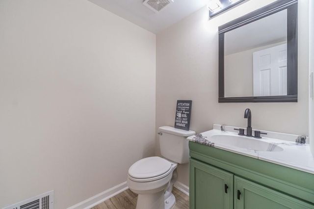 380 Cardigan SW Circle, Lilburn, GA 30047