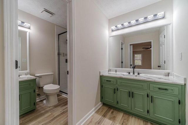 380 Cardigan SW Circle, Lilburn, GA 30047