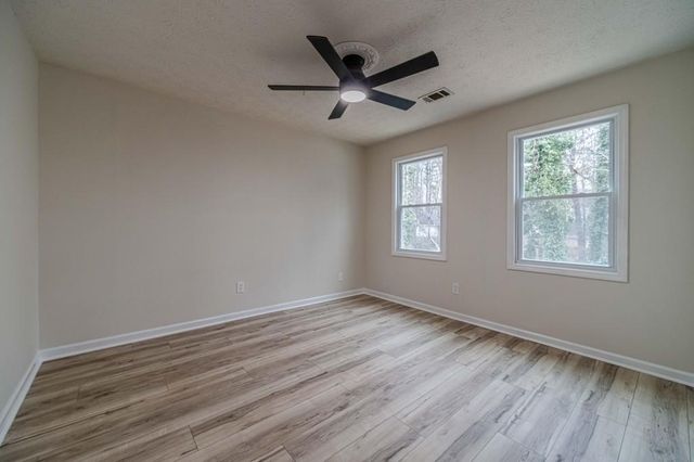 380 Cardigan SW Circle, Lilburn, GA 30047