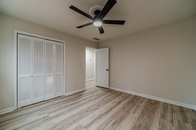 380 Cardigan SW Circle, Lilburn, GA 30047