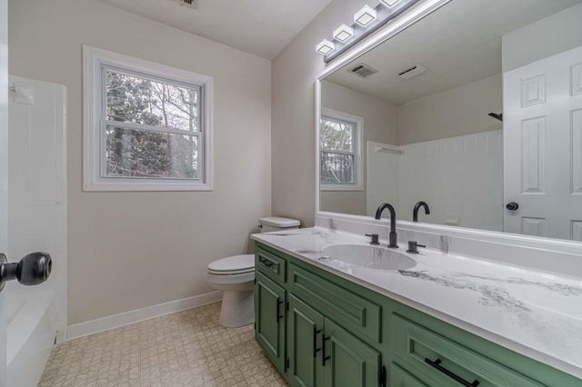 380 Cardigan SW Circle, Lilburn, GA 30047