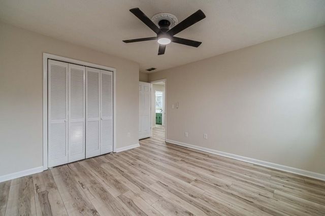 380 Cardigan SW Circle, Lilburn, GA 30047