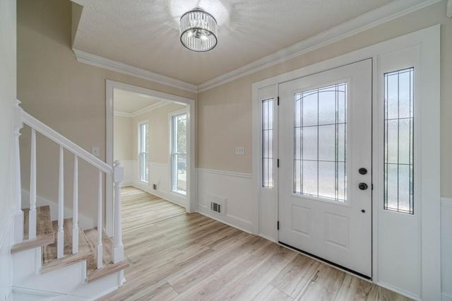 380 Cardigan SW Circle, Lilburn, GA 30047