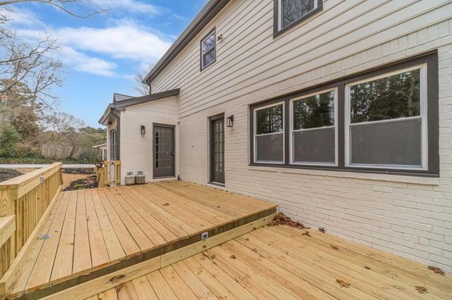 380 Cardigan SW Circle, Lilburn, GA 30047