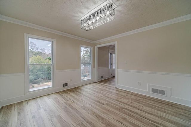 380 Cardigan SW Circle, Lilburn, GA 30047