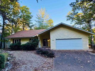 36 ESTREMEDURA Drive, Hot Springs Village, AR 71909
