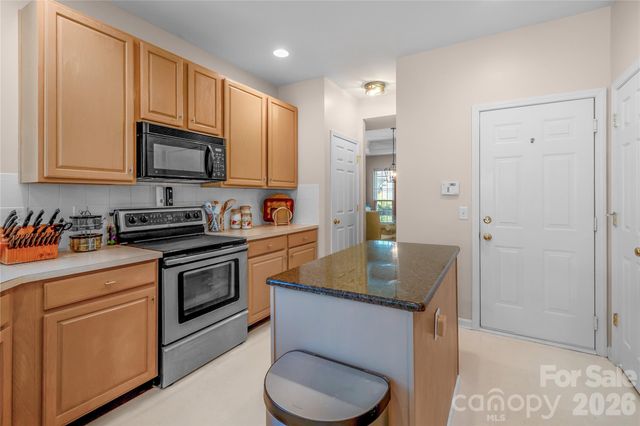 104 Alnwick Lane, Waxhaw, NC 28173