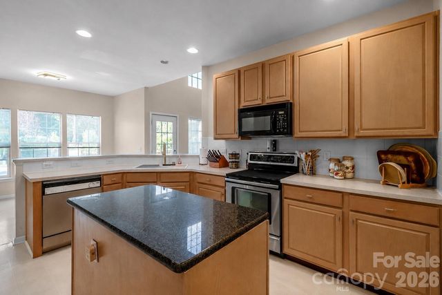 104 Alnwick Lane, Waxhaw, NC 28173
