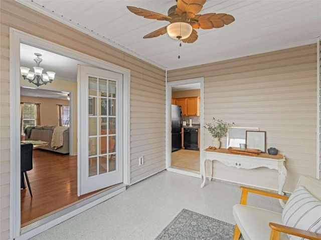 165 Brasch Park Drive, Grantville, GA 30220
