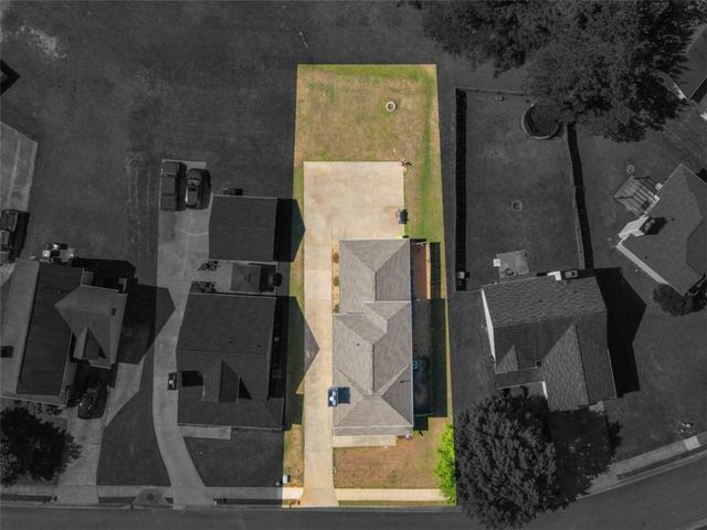 165 Brasch Park Drive, Grantville, GA 30220