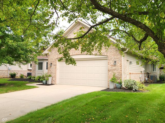 11548 Applewood Circle, Carmel, IN 46032