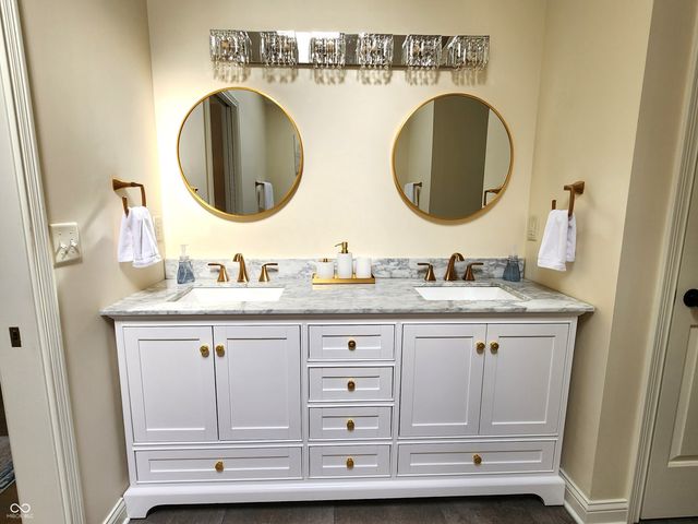 11548 Applewood Circle, Carmel, IN 46032